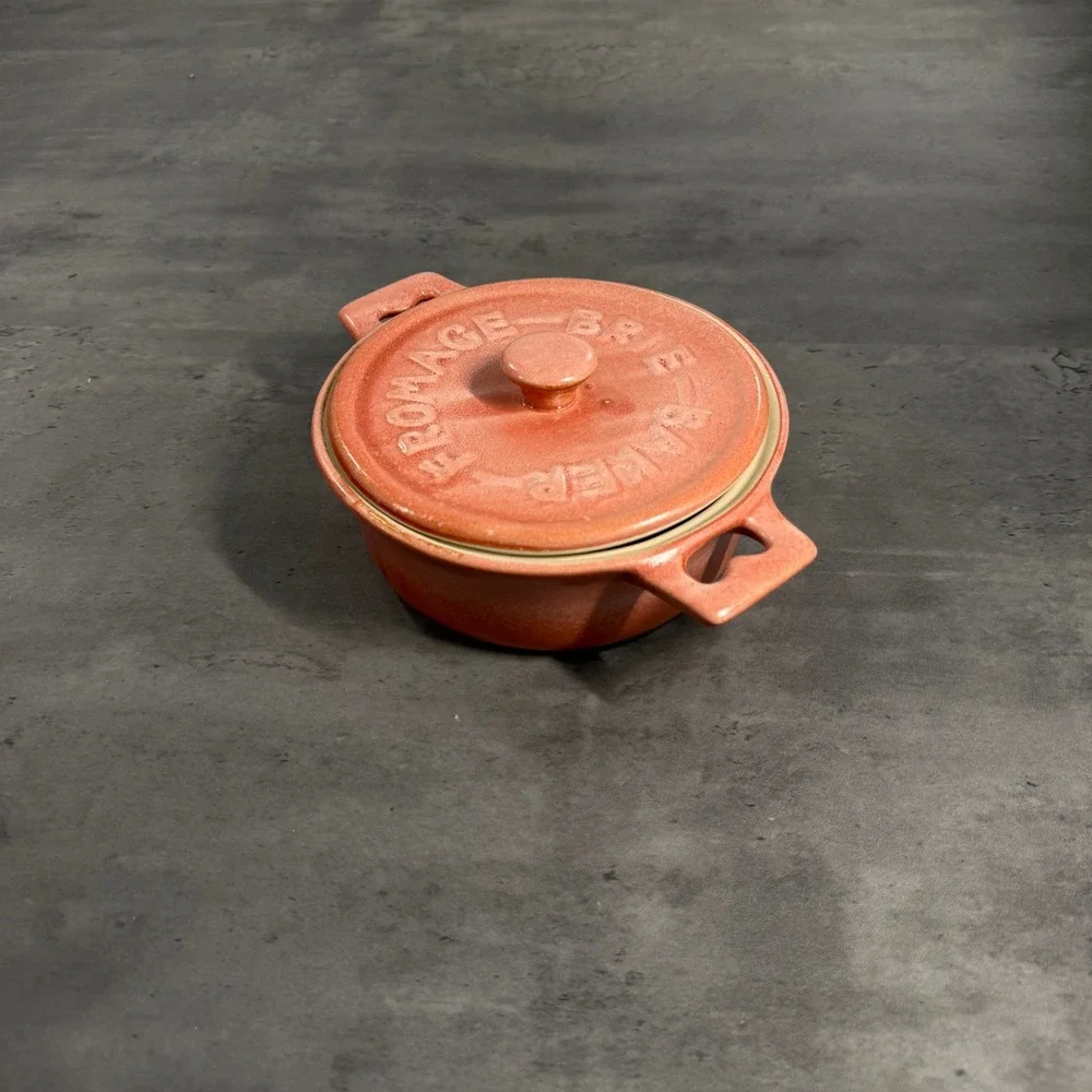 Brie Baker Stonware Rose Glazed‎ Ceramic Heart Handle Fromage